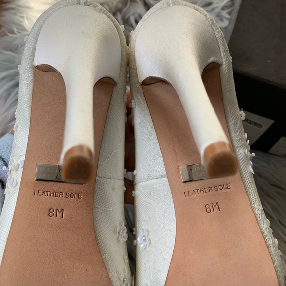 Badgley Mischka women shoes. Size 8 - Picture 12 of 13